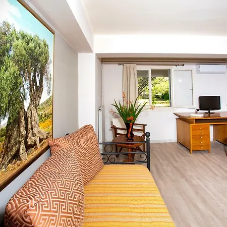 Apartment Garden House *